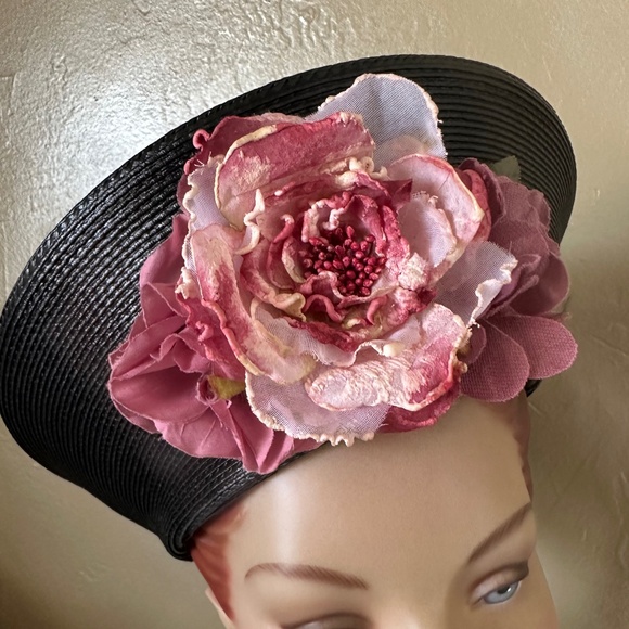 DASHING 1970s\' DESIGNER BLACK STRAW HAT + TALL UPTURNED BRIM + FLOWERS main image 12